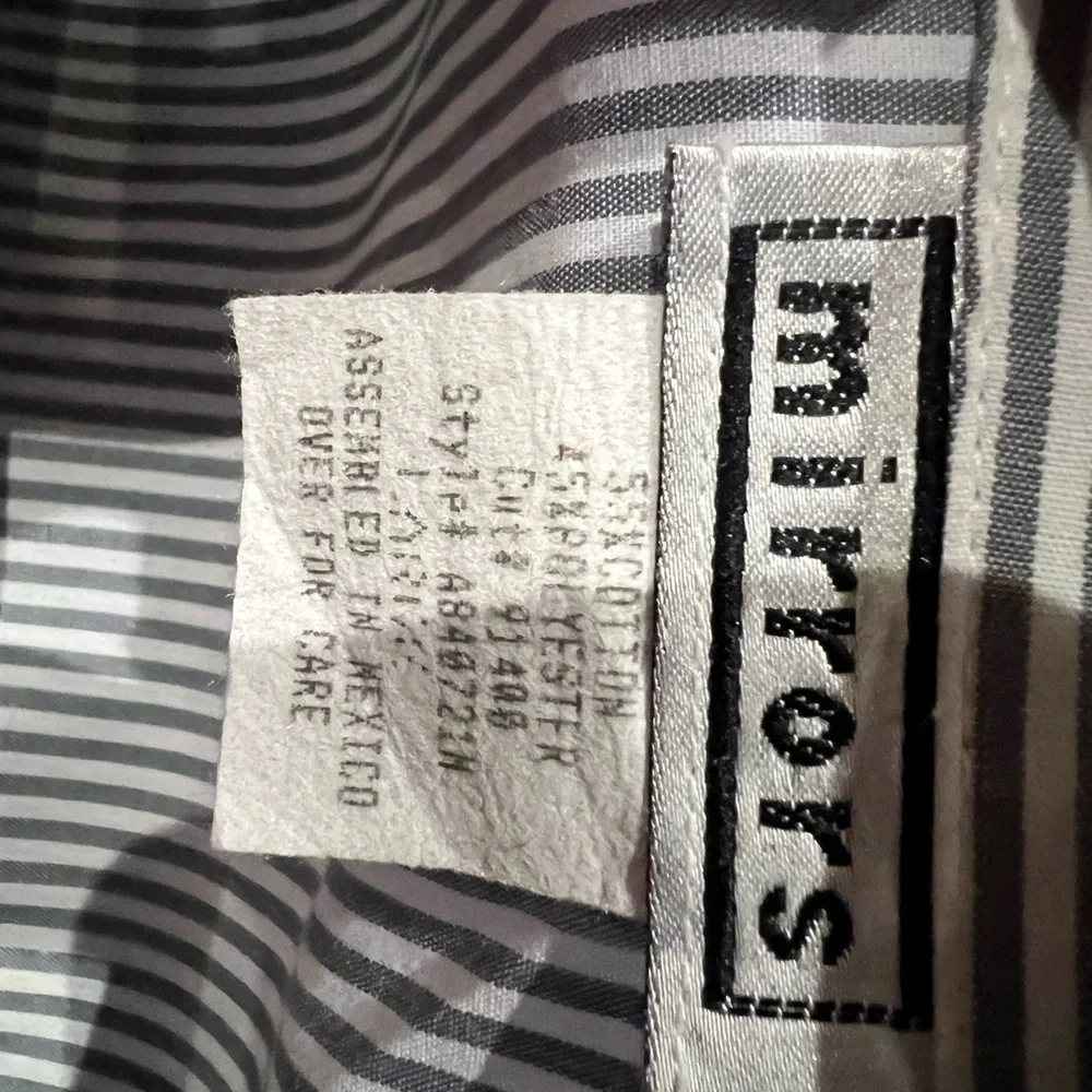 Mirrors Ladies gray pin stripes shirt. Button down front and buttons on sleeves. - Picture 3 of 7